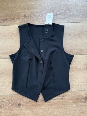 a new day Black Button-Front Crop Vest